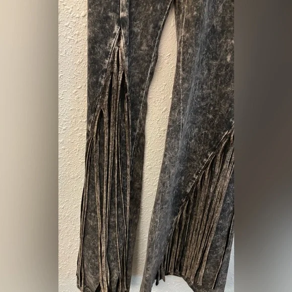 T Party stretch fringe flared leg yoga pants size Medium NWT - Picture 8 of 10